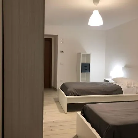 Apartament The Arch In The Park Centro Storico LʼAquila