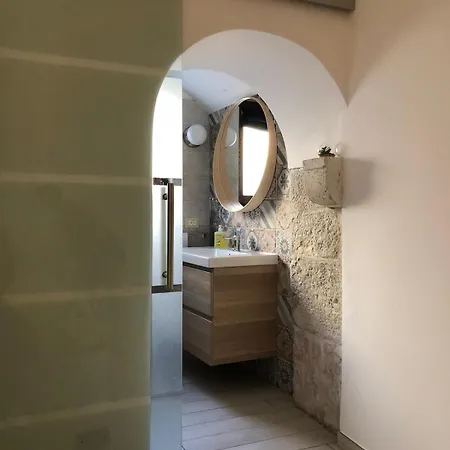 Apartament The Arch In The Park Centro Storico LʼAquila